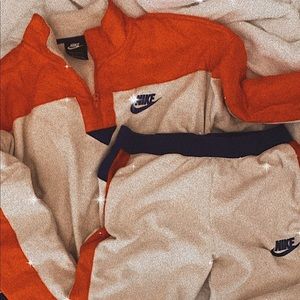 Nike Women’s Fleece Set | Size: Large
